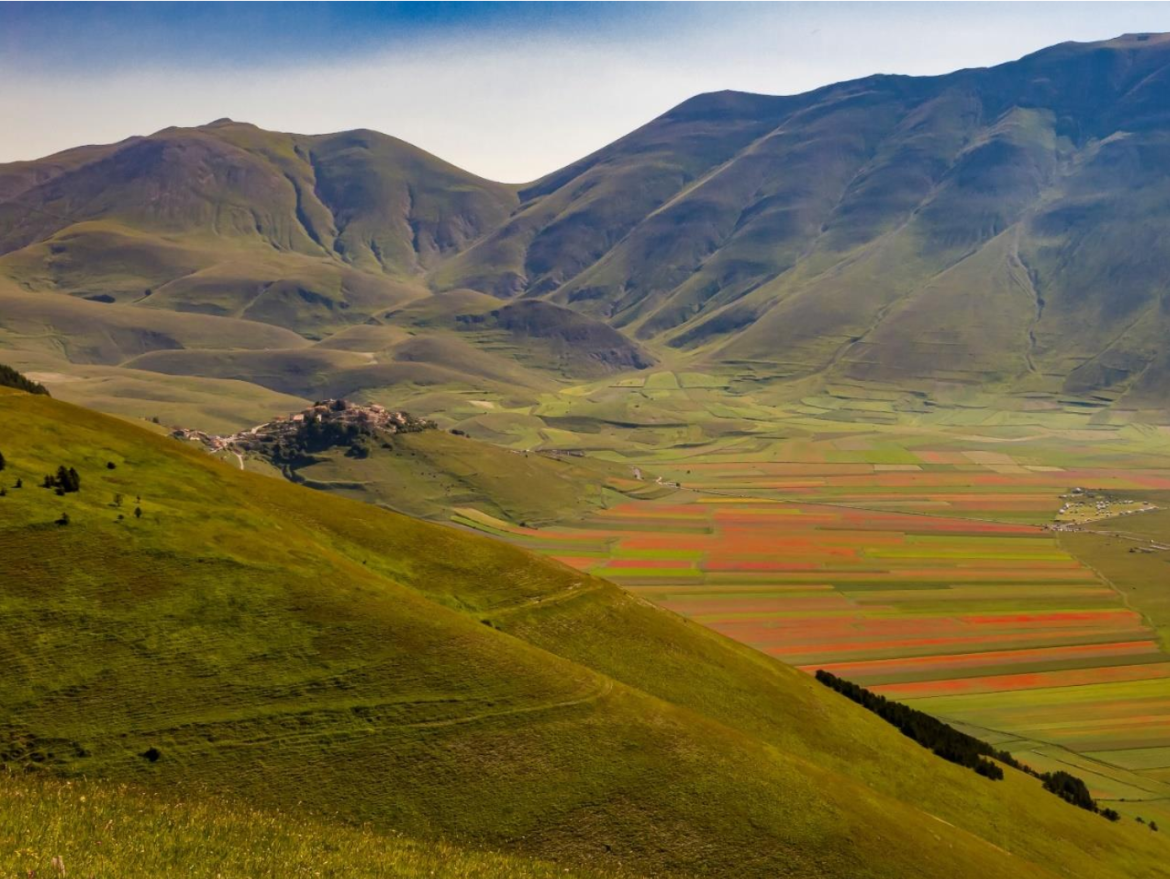 Domenica 9 giugno 2024 – Anello basso dei Piani di Castelluccio – CICLOESCURSIONE